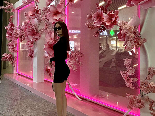 NICKI20 free sexy photo