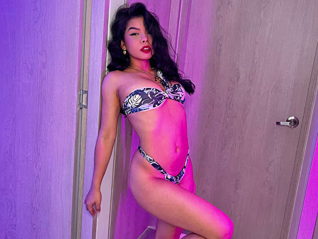 NAOMIWINTERS free sexy photo