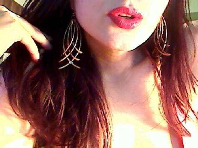 SWEETYBRUNE free sexy photo