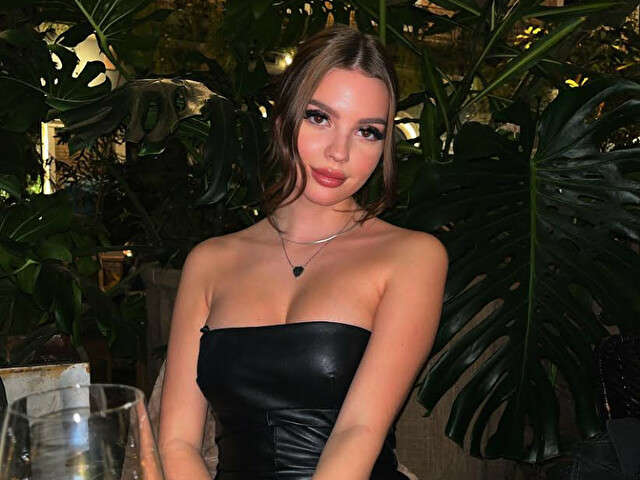 ANGELINASWAN free sexy photo