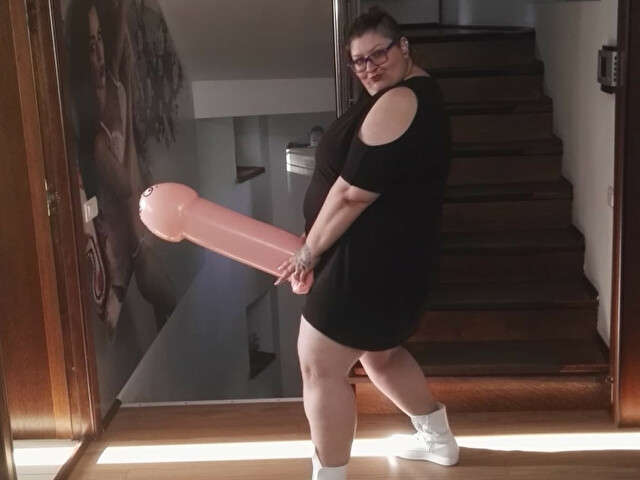 BUSTYY free hard sexy photo