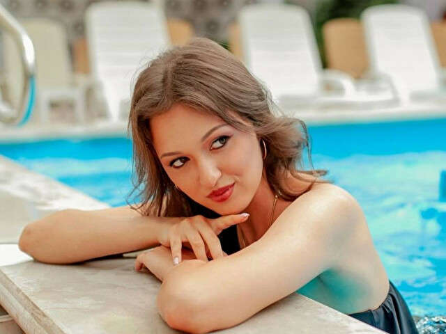MILOTYONLINE free sexy photo