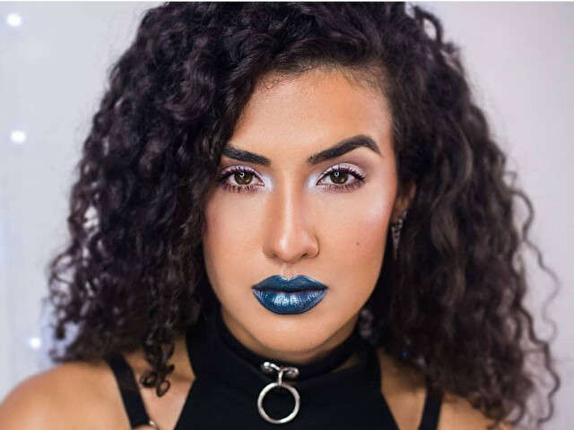 NAIRA free sexy photo