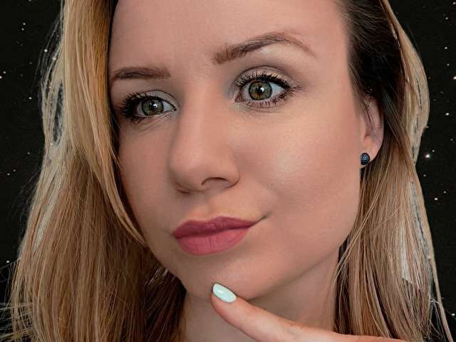 HQUEENN free sexy photo