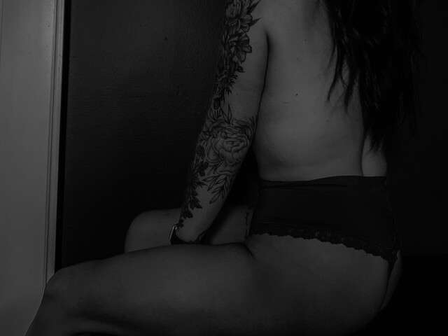 JCBLONDEBABE free sexy photo