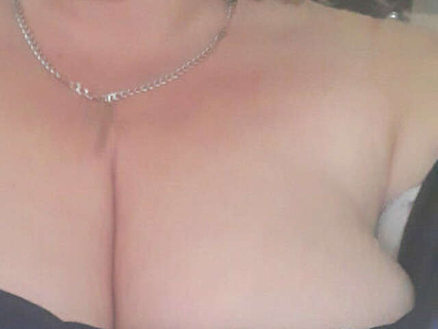 BOOBSMILF free sexy photo
