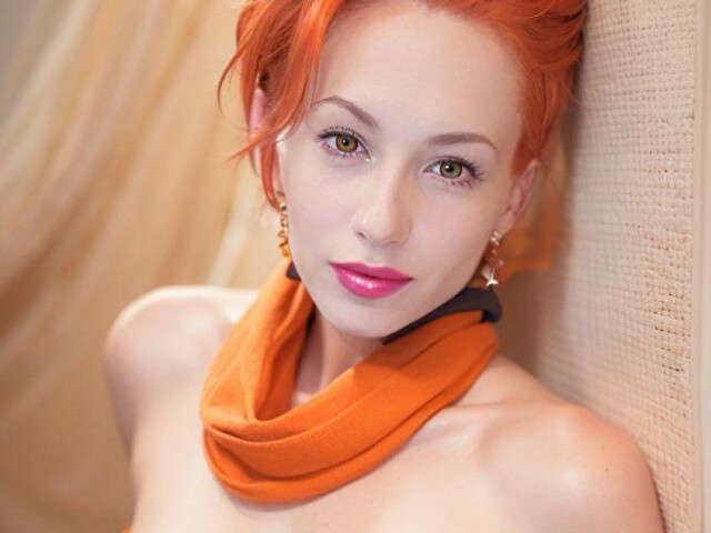 SEXXYLIPS free sexy photo