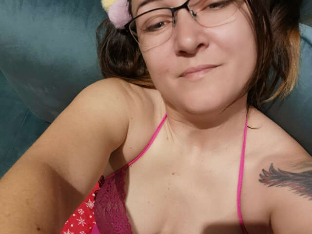 YOLLY84 free sexy photo