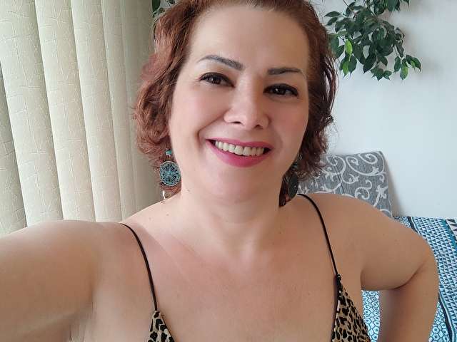 1MILF4U free sexy photo