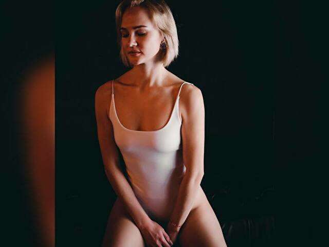 LEYAROSALIE free sexy photo