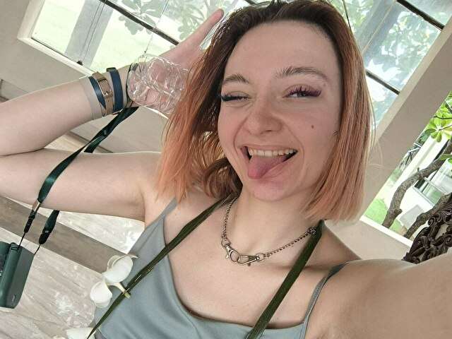 MELANIORANGE free sexy photo