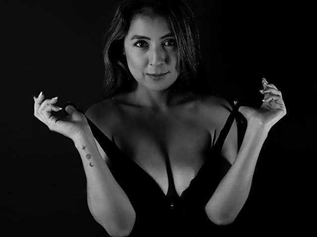 AMYBROWNS free sexy photo