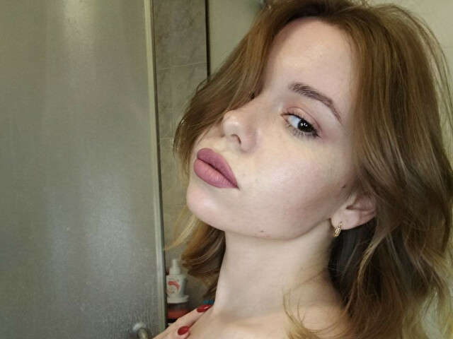EMILYGINGER free sexy photo