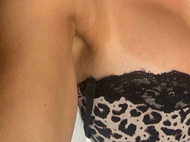 LOVELYZARA free sexy photo