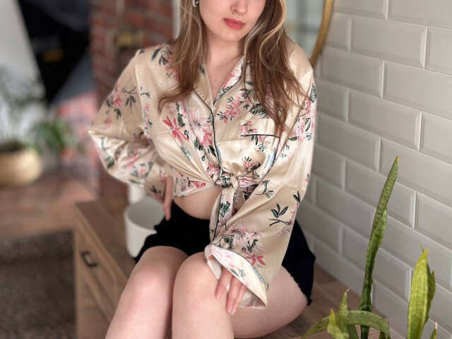 CRISTALNUTTY free sexy photo