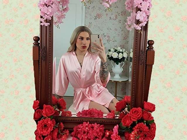 RAMOONAQUEEN free sexy photo