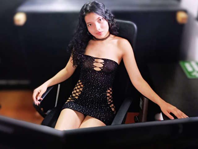 MELANYG free sexy photo