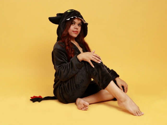 SOFIALOVINN free sexy photo