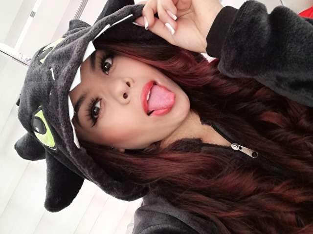 SOFIALOVINN free sexy photo