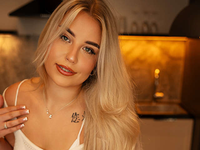 KRISTYBLOND free sexy photo