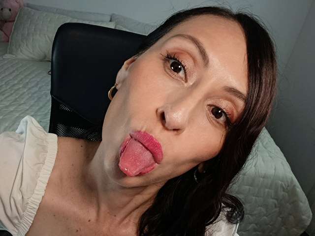 ALICEROSSIXX free sexy photo