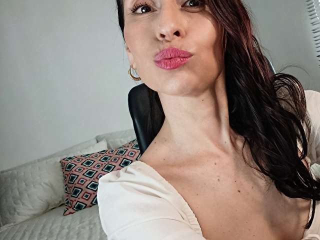 ALICEROSSIXX free sexy photo