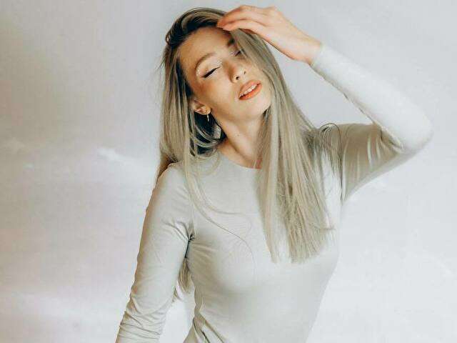 BLONDEEE free sexy photo