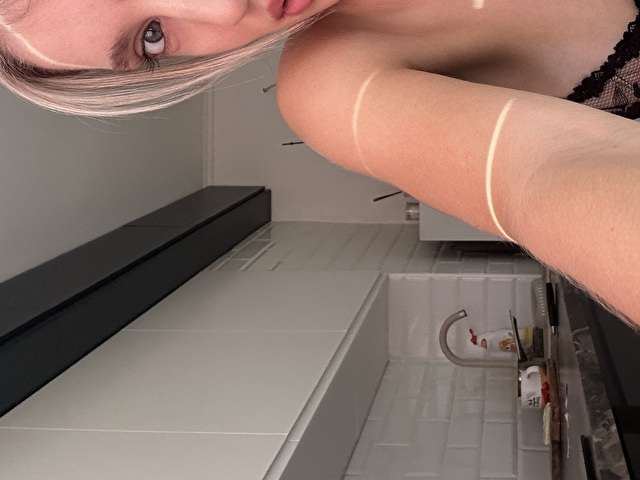 ANDRISSEAA free sexy photo
