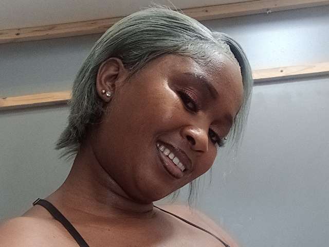 CURVIOUS free sexy photo