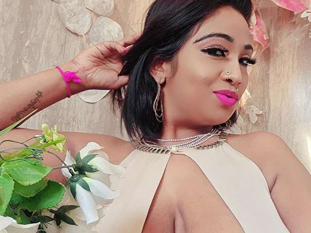 SANDYRAI free sexy photo