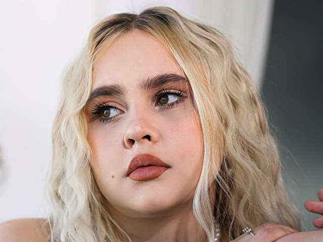 JULIA20 free sexy photo