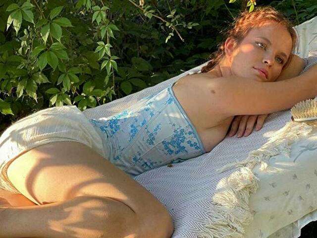 EVABATES free sexy photo