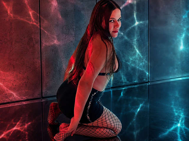 LAURAANDRES free sexy photo