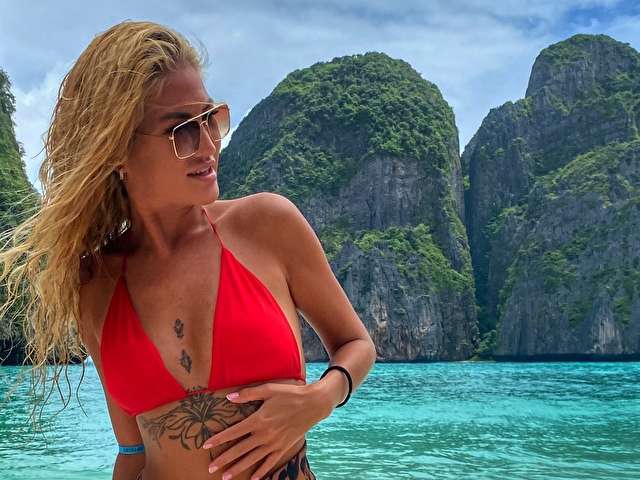 IRMASFRIENDS free sexy photo