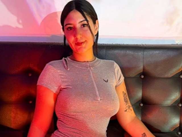 QUEENVANES free sexy photo