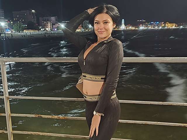 JULLLLLIIII free sexy photo