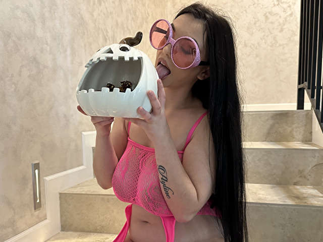 TESSAAJOY free sexy photo