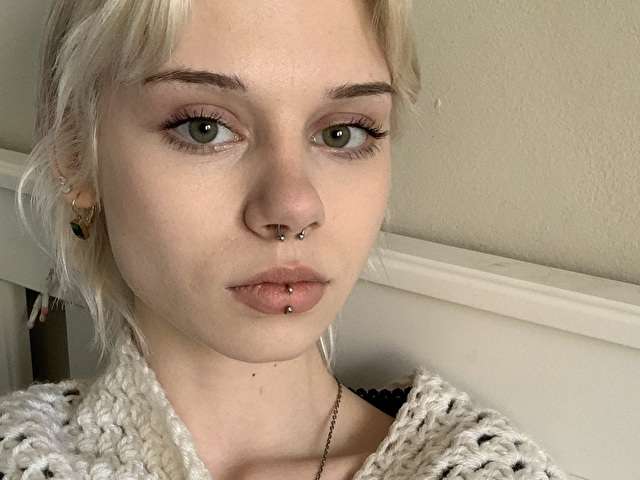 LUNABLAZE19 free sexy photo