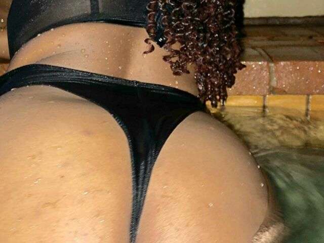SQUIRTS free sexy photo