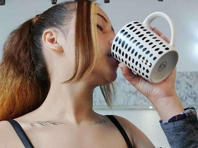 CHARLOTTELAM free sexy photo
