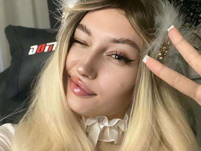 JIIGGLY free sexy photo