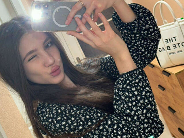 MOONIEKISS free sexy photo