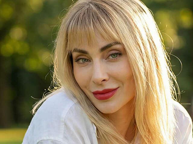 CHARMINGLADY1 free sexy photo