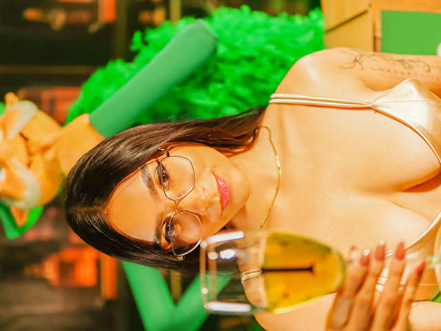 ANABUSTAMAN free sexy photo