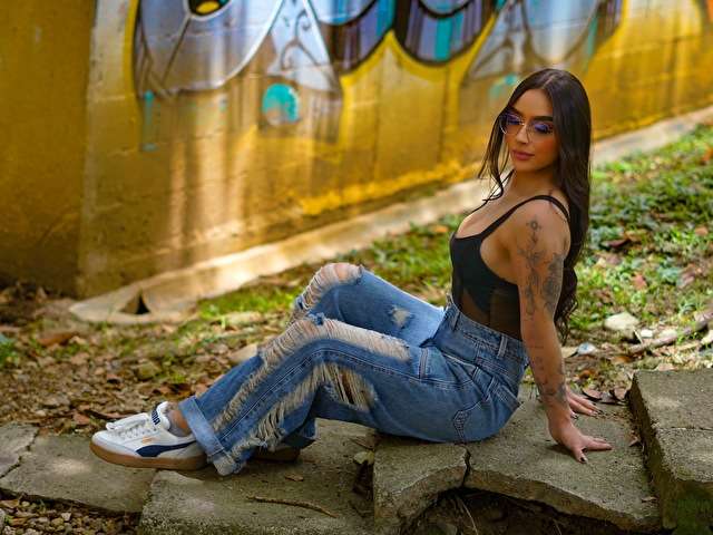 ANABUSTAMAN free sexy photo