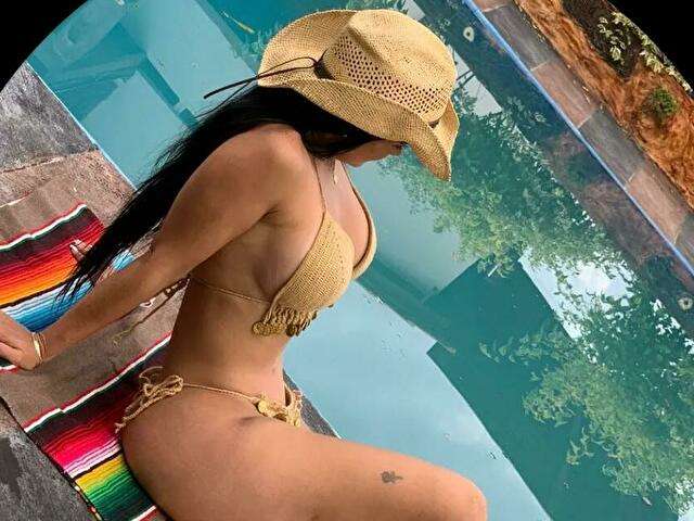 EMIILY free sexy photo