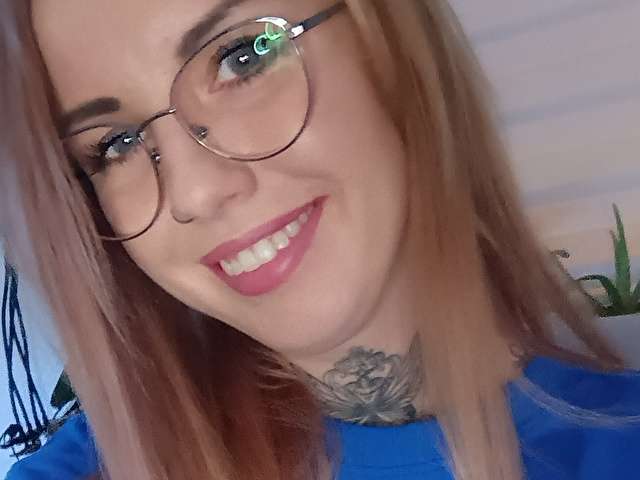 SENSIBLONDII free sexy photo