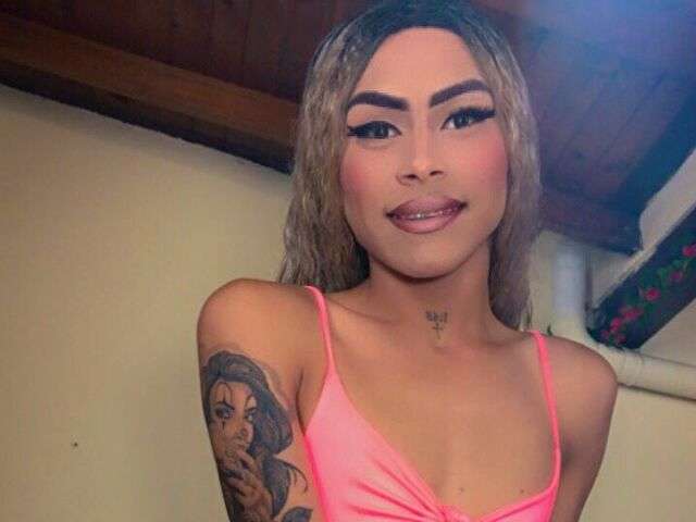 LESLIEBITCH free sexy photo