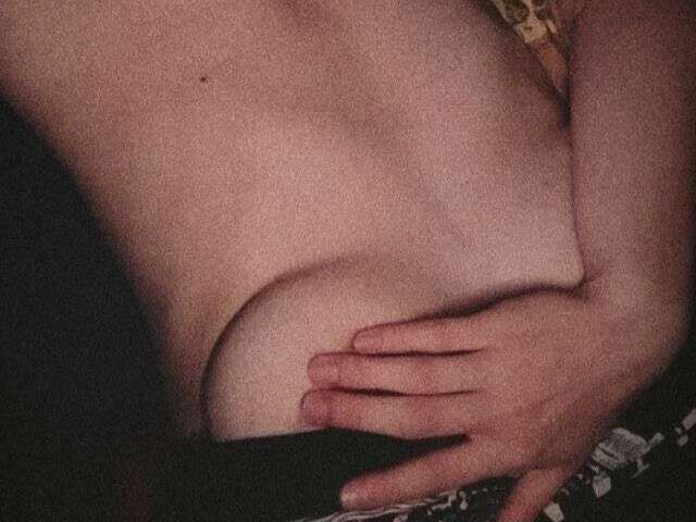 LEAKISS free sexy photo