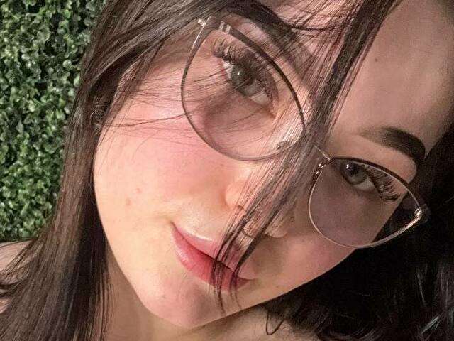 MILLIE free hard sexy photo